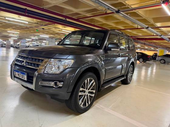 MITSUBISHI PAJERO FULL 3.2 HPE 4X4 16V TURBO INTERCOOLER DIESEL 4P AUTOMÁTICO MITSUBISHI PAJERO FULL 3.2 HPE 4X4 16V TURBO INTERCOOLER DIESEL 4P AUTOMÁTICO